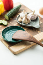 LAUCHUH Spoon Rest for Stove Top Cooking Spoon Holder for Kitchen Countertop Large Holder for Spatula, Spoons or Tongs, Framhouse Decor, Christmas Gifts, Green